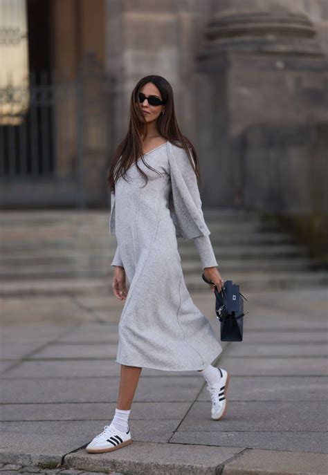 Come abbinare vestiti e sneakers, 10 look tendenza .